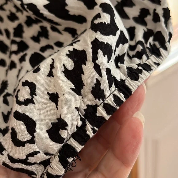 Criss Cross leopard print blouse size large - Picture 5 of 10